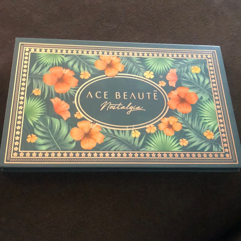 Ace Beaute Nostalgia Palette